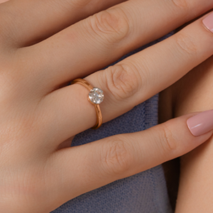 Bague de fiançailles solitaire en forme de diamant de laboratoire de 0,5 ct pour femme VVS Clarity D Color en or massif 14K - Product Image 4