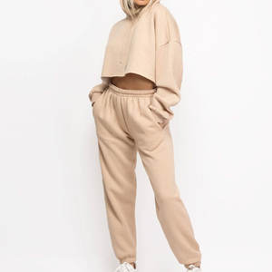 Conception personnalisée pour l'extérieur Ensemble de sweats à capuche courts pour femmes Ensemble de sweats à capuche courts confortables et de couleur unie - Product Image 4