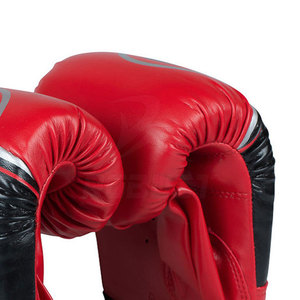 Sac de frappe en cuir avec design rembourré, poids équilibré et caractéristiques antidérapantes pour une pratique de frappe améliorée et une précision accrue - Product Image 6