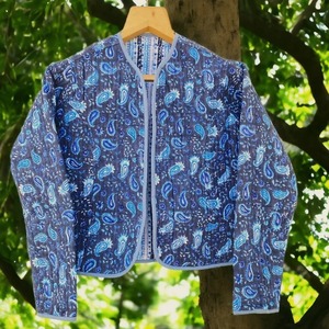 Manteau court Paisley bleu matelassé en coton indien fait à la main pour filles Jarkin Boho veste réversible manches longues veste d'hiver chaude - Product Image 1
