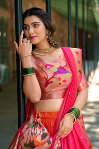 Seda Jacquard de calidad premium con Zari Weaving Lehenga Choli Fabricante y proveedor de Surat a precio mayorista - Product Image 6