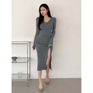 เดรสไหมพรมทรงเข้ารูปสำหรับผู้หญิง ผ่าข้าง ยาวแบบแม็กซี่ สไตล์ลำลอง - Product Image 6