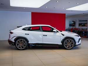 Selección Premium 2024 Lamborghini Urus Performante - Product Image 5