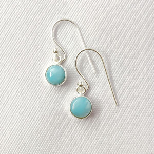 Boucles d'oreilles tendance en argent sterling et larimar, légères et minimalistes, 1,7 gramme, pour toutes les occasions - Product Image 1