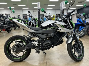 SUPER STOCK NOUVEAU Z e-1 ABS Moto sportive électrique entièrement électrique - Product Image 3