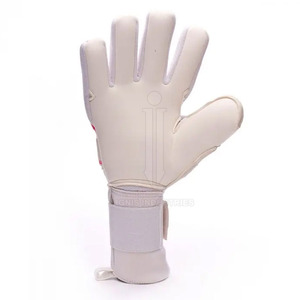 Guantes de portero Diseño en forma de Copa para el control natural de la pelota y el cierre seguro de La Palma Ahorre con confianza Guantes de portero - Product Image 3