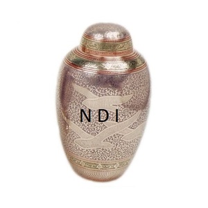 Urnas de cremación de metal de latón macizo hechas a mano con forma personalizada para cenizas de adultos, urnas de cremación de forma personalizada - Product Image 6