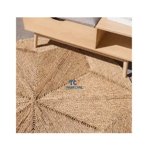 Natural Seagrass Hand Braided Carpet With Star Pattern Design Graphic Top ODM Service Low MOQ New Trend Classic