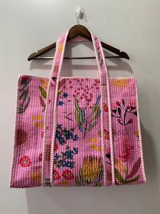 Bolsa de Mano Grande de Algodón Hecha a Mano, Color Turquesa, Acolchada, con Bordado Rojo, Cierre de Cremallera, Moderna, para Uso Diario y Viajes - Product Image 2