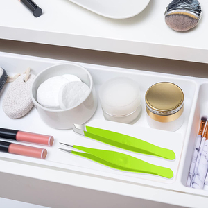 Pinzas para Cejas de Acero Metálico de Color Verde con Punta Inclinada de 4 Pulgadas para Eliminar el Vello de la Frente - Product Image 4