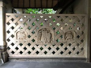 Escultura en Relieve Tallada a Mano de Alta Calidad, Arte Moderno en Piedra Natural, Tallado para Pared Exterior, Color Beige - Product Image 2