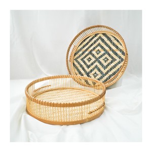 Ensemble de plateaux en bambou tressés à la main du Vietnam plateaux ronds compostables avec poignée prêts à être importés - Product Image 1