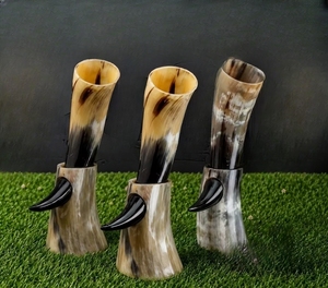 Corne à boire artisanale en corne de buffle écologique, forme naturelle, corne polie, corne à boire viking, décoration de mariage et de maison, artisanat - Product Image 1