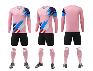 Ensemble d'uniformes de football en polyester à séchage rapide de qualité supérieure pour les équipes Chemises et shorts entièrement personnalisables dans toutes les tailles - Product Image 4