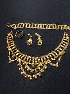 Collier pour femmes Dubai Vintage en plaqué or Collier classique en diamant et zircon perle Chaîne à la mode pour bijoux d'anniversaire de mariage - Product Image 4