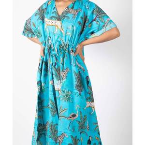 Robe Kaftan en Coton Imprimé Animalier Turquoise, Style Bohème Longueur Ras du Sol, Taille Unique pour Toutes les Tailles, Idéale pour les Journées Décontractées - Product Image 1