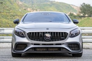 Mercedes-AMG S63 Coupé 700 de 2018 en excellent état, 700 ch, design coupé sans piliers, Designo Alanite Grey Magno, 38 300 milles - Product Image 1