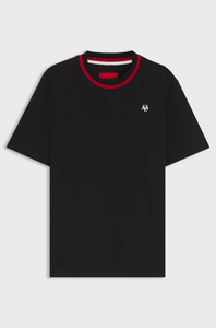Camiseta negra de manga corta para hombre, diseño minimalista con cuello en contraste rojo llamativo, ropa de calle Premium informal, camiseta fabricada por HP - Product Image 5