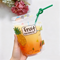 Pochette à bec verseur transparente imprimée de fruits de dessin animé, sac jetable portable pour jus, lait, thé avec impression de logo personnalisé
