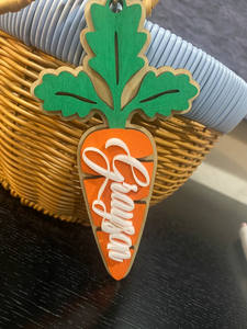 การ์ดไม้แกะสลักรูปแครอทพร้อมตะกร้าตกแต่งเทศกาลอีสเตอร์ Delarchi ผลิตในเวียดนาม คุณภาพสูง ขายส่ง ปี 2023 FE50 - Product Image 4