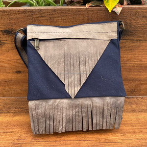 Bolso resistente al agua de lona de cuero genuino personalizado para bolsos de hombro con flecos cruzados de cuero de vaca de lujo occidental para mujer - Product Image 2