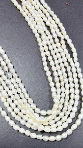 ลูกปัดทรงข้าวน้ำจืดธรรมชาติขนาด3มม. ไข่มุกหลวมสีขาว15นิ้ว - Product Image 5