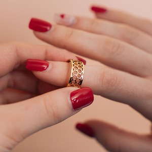 Popular Gifts for Sisters: 5 Thoughtful Picks She’ll Love