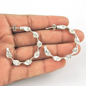 Ondulé torsadé irrégulière en forme de O boucles d'oreilles pour femme et filles à la main bohème bijoux en gros fabricant - Product Image 2