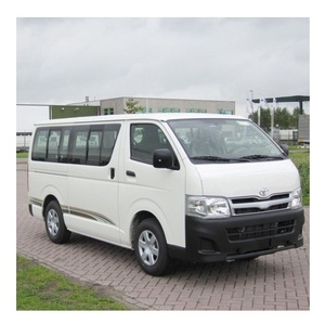 Camioneta Hiace Usada en Buen Estado, Volante a la Derecha/Izquierda, en Venta - Product Image 3