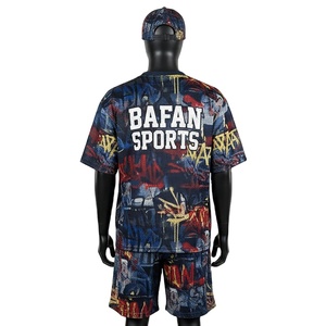 Conjunto deportivo ligero de poliéster para hombre, conjunto corto de malla atlética, tela transpirable de 160 GSM, colores llamativos, logotipo personalizado para conjuntos masculinos - Product Image 2