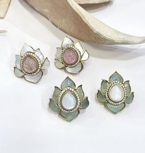 Conjunto de aretes Fusion con estilo de diseñador moderno, la mejor calidad con tono dorado, perfecto para ocasiones de boda para mujer - Product Image 4