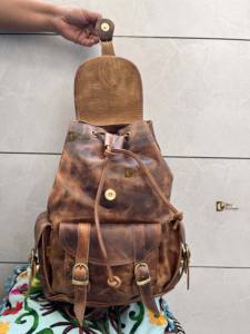 Sac à dos unisexe imperméable en cuir véritable élégant avec poche multi-usage pour les voyages en plein air-Produit en vrac en gros de mode - Product Image 2