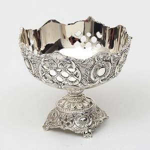 Bol à chocolat en métal au design traditionnel utilisé pour les rituels culturels fêtes religieuses cérémonies de mariage cadeaux - Product Image 2