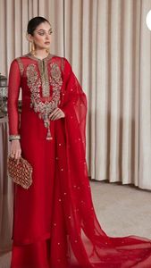 ROBE NEW--BEAUTIFUL LONGUE KURTA, PLAZO & DUPPATA AVEC BELLE BRODERIE ZARDOZI ORNEE POUR LA Fête/MARIAGE = 2024 - Product Image 3