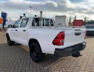 Hilux FWD d'occasion 2022-2023, sièges en cuir blancs, automatique, 5 places, phares LED, régulateur de vitesse, caméra de recul 360°, Japon - Product Image 3