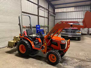 Tractor Kubota B2320HD de 2011 con Cargador y Plataforma de Corte de 60" - Product Image 6