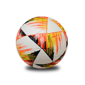 ลูกฟุตบอลพีวีซีหนังสำหรับนักเล่นฟุตบอลและฟุตซอลขนาด5ออกแบบโลโก้ได้ตามต้องการ - Product Image 4