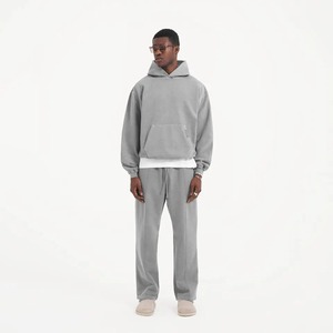 Survêtement de sport deux pièces pour hommes Nouveau design Survêtement brodé Vente en gros Vêtements de sport avec un excellent confort et style - Product Image 1