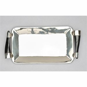 Bandeja Rectangular Plateada de Estilo Art Deco Moderno - Elegante Bandeja de Servir de Metal Forjado a Mano con Asas de Resina Negra/Cuerno - Product Image 1