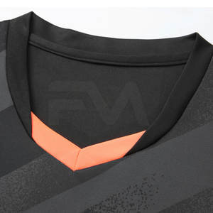 ชุดฟุตบอลชุดยูนิฟอร์มฟุตบอลดีไซน์ใหม่ชุดนักฟุตบอลออกแบบโลโก้ได้ตามต้องการ2023 - Product Image 3