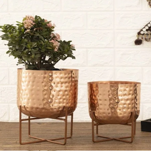 Exquisita maceta de metal doble con brillo dorado con soporte Juego de 2 macetas Maceta de hierro Macetas decorativas pequeñas y grandes al por mayor - Product Image 5