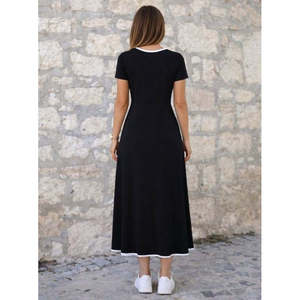 Robe mi-longue en viscose pour femme, col rond, manches courtes, col coloré, évasée, 36303 - Noir - Product Image 3