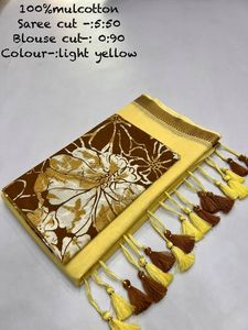 Saree en coton de soie de lin fluide avec imprimés de fleurs numériques et chemisier contrasté avec impression numérique parfait pour la célébration - Product Image 4