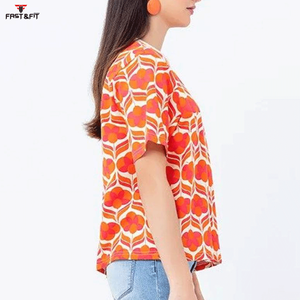 T-shirt pour femmes de haute qualité à prix abordable, 100% coton, vêtements décontractés personnalisés, t-shirt à sublimation fabriqué au Pakistan - Product Image 3