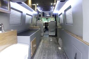 Voiture d'occasion en parfait état, <span class=keywords><strong>Mercedes</strong></span>-Benz <span class=keywords><strong>Sprinter</strong></span> 2500 <span class=keywords><strong>2021</strong></span>, prête à être expédiée dans le monde entier. - Product Image 3