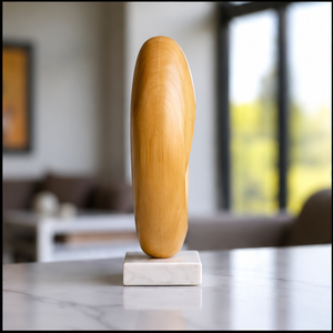 Sculpture ovale abstraite en bois de manguier faite à la main, décoration artistique de table, design minimaliste pour le salon - Product Image 3
