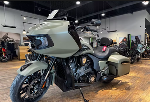 Préparez-vous à rouler en 2025 : moto cruiser Indian Motorcycle Challenger Dark Horse 112 à vendre - Product Image 3
