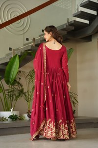 Salwar Kameez con Bordado Chinon, Trabajo con Lentejuelas y Zari, con Dupatta para Bodas y Fiestas, Prenda Étnica para Mujer, Precio al por Mayor - Product Image 5