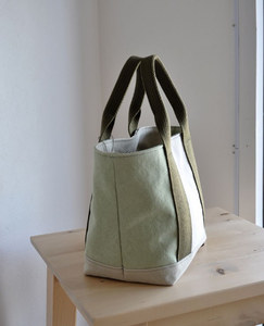 กระเป๋าโท้ทหนังสุดชิคสำหรับทุกวันพร้อมสายรัดที่สวยงามและสะดวกสบาย - Product Image 6