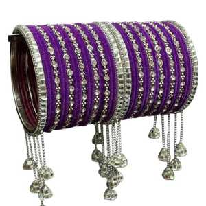 Conjunto de brazalete tradicional Kundan Jhumka, hilo de perlas múltiples, recuerdo de boda indio Haldi Punjabi Chuda, brazaletes nupciales a la moda - Product Image 1